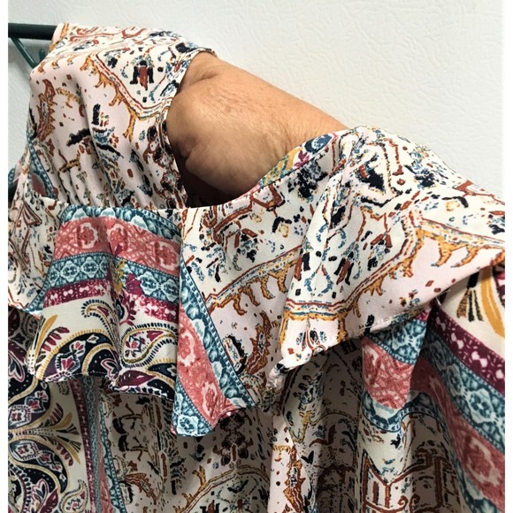 Catherine's Pink Paisley Cold Shoulder Boho Top 3X - Picture 5 of 7
